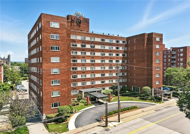 Photo 2 of Condo for sale at 128 N Craig St #902, Oakland, PA 15213 | MLS# 1769974 | Listing updated on 2026-08-19