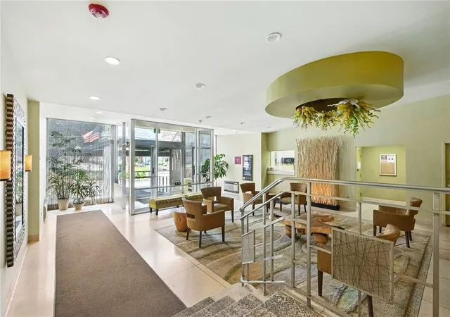 Photo 5 of Condo for sale at 128 N Craig St #902, Oakland, PA 15213 | MLS# 1769974 | Listing updated on 2026-08-19