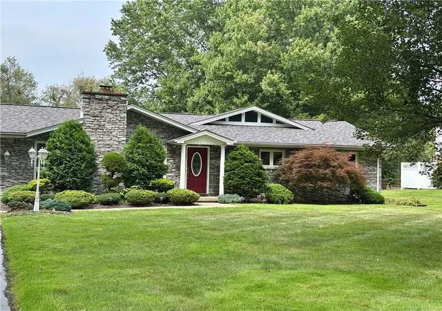 Photo 2 of Single family home for sale at 157 Randall Dr, Neshannock Twp, PA 16105 | MLS# 1770019 | Listing updated on 2026-08-19