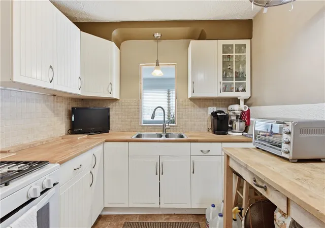 Photo 4 of Single family home for sale at 180 Calvert St, Bridgeville, PA 15017 | MLS# 1769997 | Listing updated on 2026-08-25