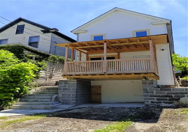 Photo 2 of Single family home for sale at 210 N 4th Street, Jeannette, PA 15644 | MLS# 1770042 | Listing updated on 2026-08-25