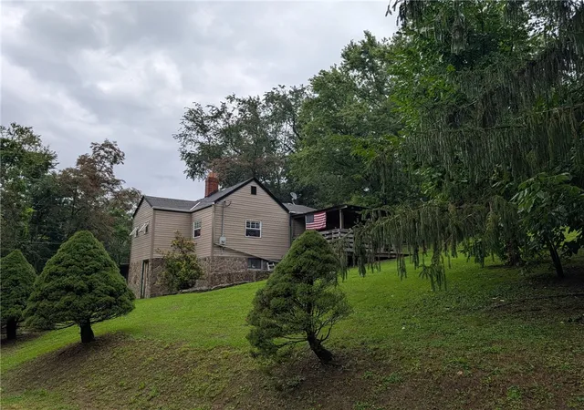 Photo 3 of Sale Pending at 237 Fox Stop Rd, Fallowfield Twp, PA 15022 | MLS# 1770061 | Listing updated on 2026-08-30
