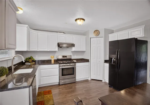 Photo 5 of Townhouse for sale at 202 Ascot Ct, Moon/crescent Twp, PA 15108 | MLS# 1770045 | Listing updated on 2026-08-27