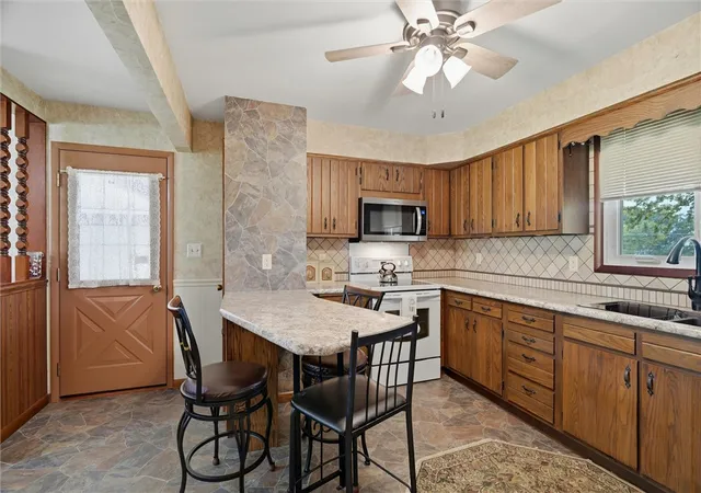 Photo 3 of Sale Pending at 54 Gearhart Rd, Shenango Twp, PA 16143 | MLS# 1770037 | Listing updated on 2026-09-25