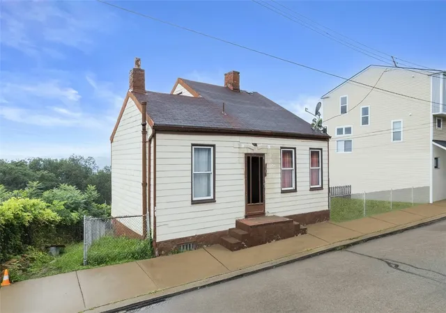 Photo 2 of Single family home for sale at 1603 Meadville St, Fineview, PA 15214 | MLS# 1770073 | Listing updated on 2026-08-19