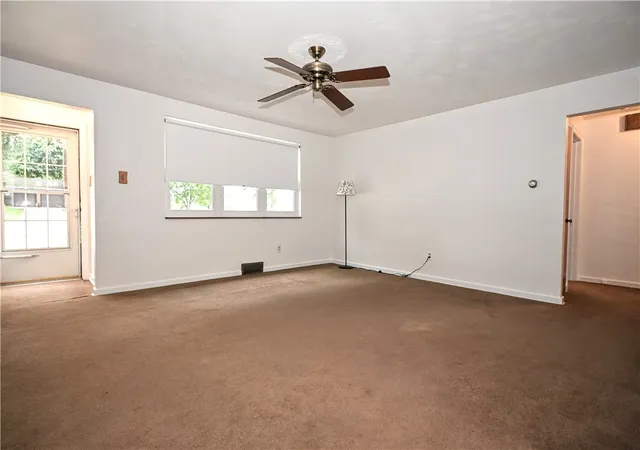 Photo 3 of Single family home for sale at 2105 Ridge Rd, Elizabeth Twp/boro, PA 15135 | MLS# 1770120 | Listing updated on 2026-08-23