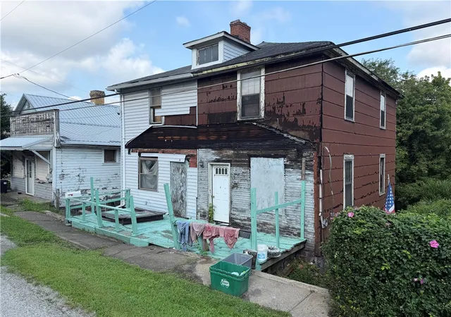 Photo 1 of Single family home for sale at 7 Ridge St, Brownsville, PA 15417 | MLS# 1770132 | Listing updated on 2026-08-17