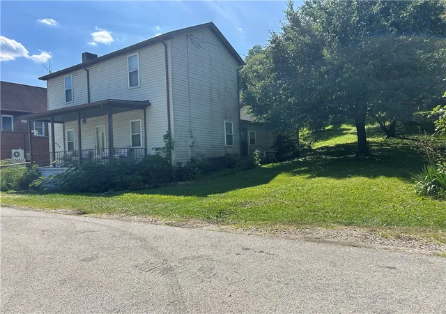 Photo 3 of Single family home for sale at 1634 Sahara, Elizabeth Twp/boro, PA 15018 | MLS# 1770141 | Listing updated on 2026-08-25