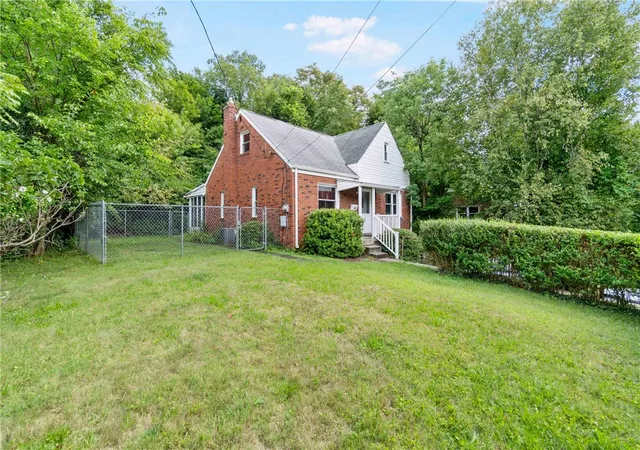 Photo 2 of Single family home for sale at 401 Parkridge Dr, Penn Hills, PA 15235 | MLS# 1770130 | Listing updated on 2026-08-25