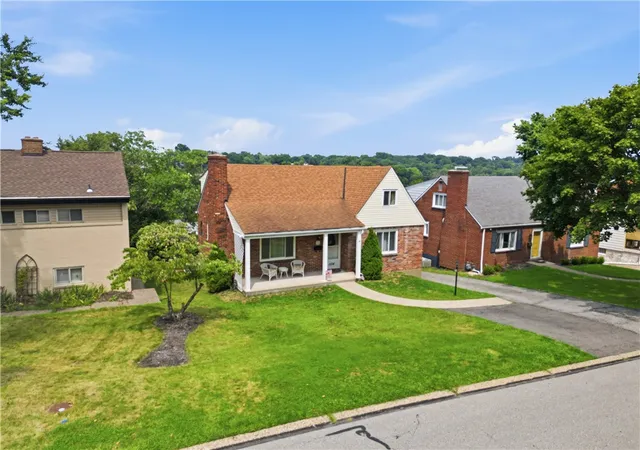 Photo 2 of Sale Pending at 1134 Cardinal Dr, Scott Twp, PA 15243 | MLS# 1770131 | Listing updated on 2026-08-22
