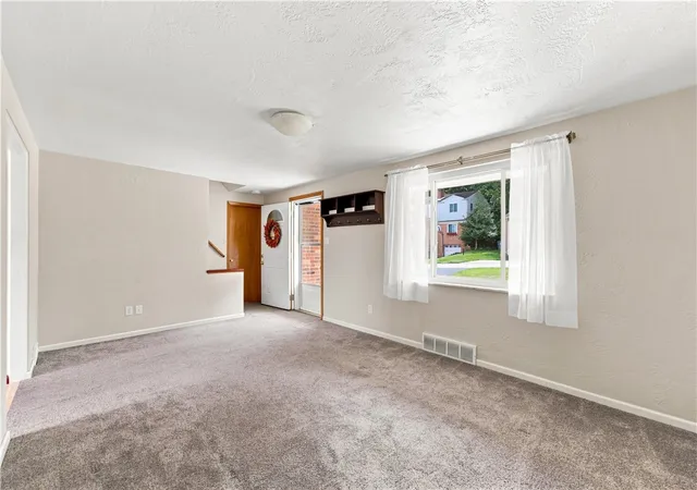 Photo 2 of Sale Pending at 1134 Cardinal Dr, Scott Twp, PA 15243 | MLS# 1770131 | Listing updated on 2026-08-22