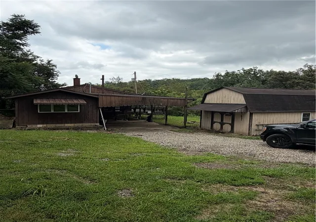 Photo 2 of Manufactured home for sale at 510 Perry, Belle Vernon, PA 15012 | MLS# 1770074 | Listing updated on 2026-08-20
