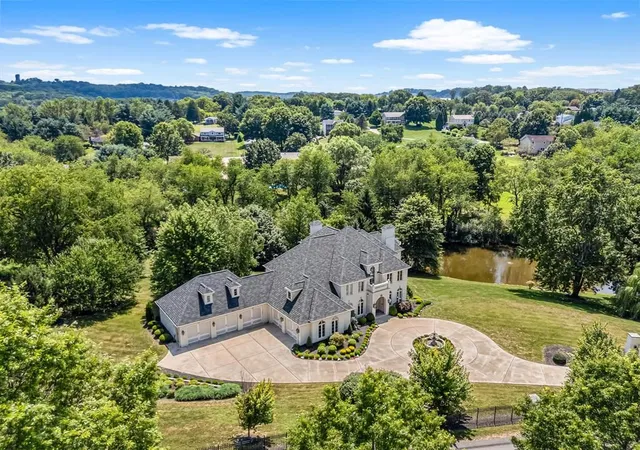 Photo 3 of Single family home for sale at 108 Carriage Hl Dr, Adams Twp, PA 16046 | MLS# 1770193 | Listing updated on 2026-08-18