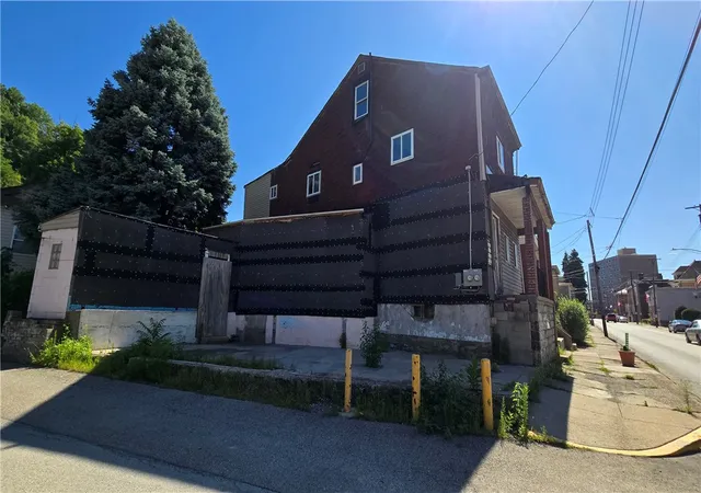 Photo 3 of Multi family home for sale at 102 N Main St, Sharpsburg, PA 15215 | MLS# 1770214 | Listing updated on 2026-08-17