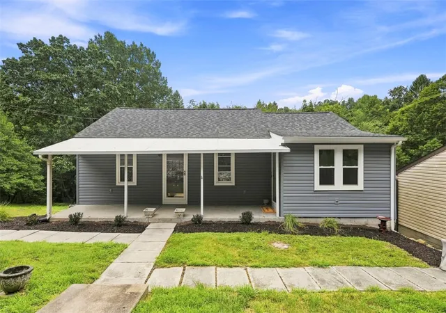 Photo 2 of Single family home for sale at 646 Camp Meeting Rd, Leet Twp, PA 15143 | MLS# 1769692 | Listing updated on 2026-08-17