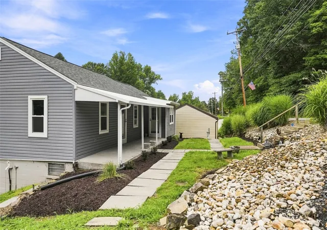 Photo 3 of Single family home for sale at 646 Camp Meeting Rd, Leet Twp, PA 15143 | MLS# 1769692 | Listing updated on 2026-08-17