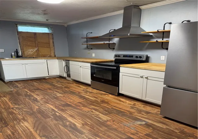 Photo 2 of Single family home for sale at 231 Trowbridge St, Hazelwood, PA 15207 | MLS# 1770099 | Listing updated on 2026-08-19