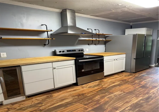 Photo 3 of Single family home for sale at 231 Trowbridge St, Hazelwood, PA 15207 | MLS# 1770099 | Listing updated on 2026-08-19