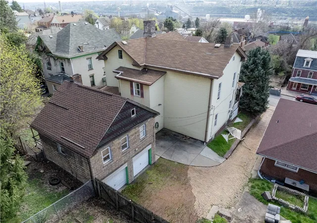 Listing Photo 3 - Condo for sale in building located at 825 N Ave, Braddock Hills, PA 15104