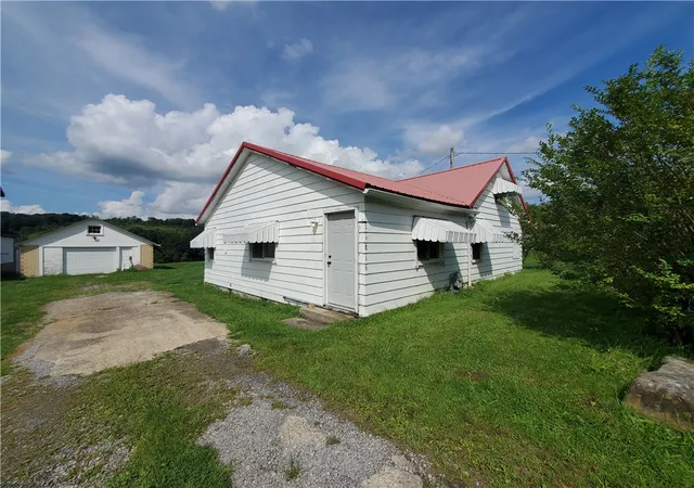 Photo 3 of Sale Pending at 11816 State Route 85, Rayburn Twp, PA 16201 | MLS# 1770117 | Listing updated on 2026-08-28