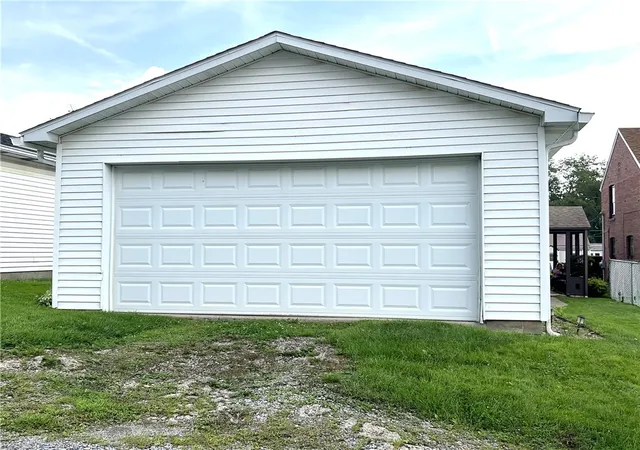 Photo 29 of Sale Pending at 2207 Delaware Ave, New Castle, PA 16105 | MLS# 1770267 | Listing updated on 2026-08-21