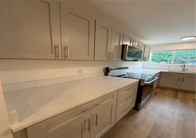 Photo 4 of Townhouse for sale at 207 Rankin Blvd, Braddock, PA 15104 | MLS# 1770276 | Listing updated on 2026-08-26