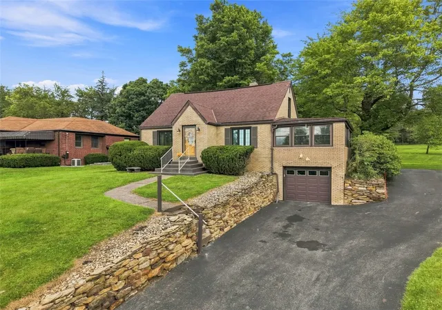 Photo 3 of Sale Pending at 2871 Conway Wallrose Rd, Economy, PA 15005 | MLS# 1770233 | Listing updated on 2026-08-29