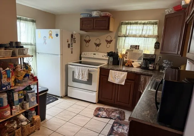 Listing Photo 4 - Condo for sale in building located at 844 Franklin Ave, New Castle, PA 16101