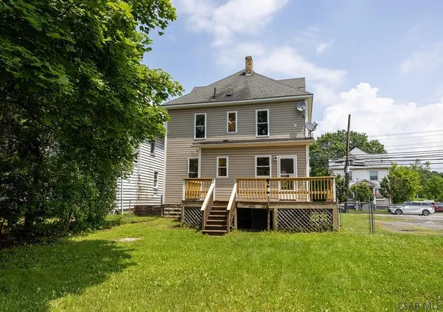 Photo 2 of Single family home for sale at 342 E Main St, Somerset Boro, PA 15501 | MLS# 1770202 | Listing updated on 2026-08-25