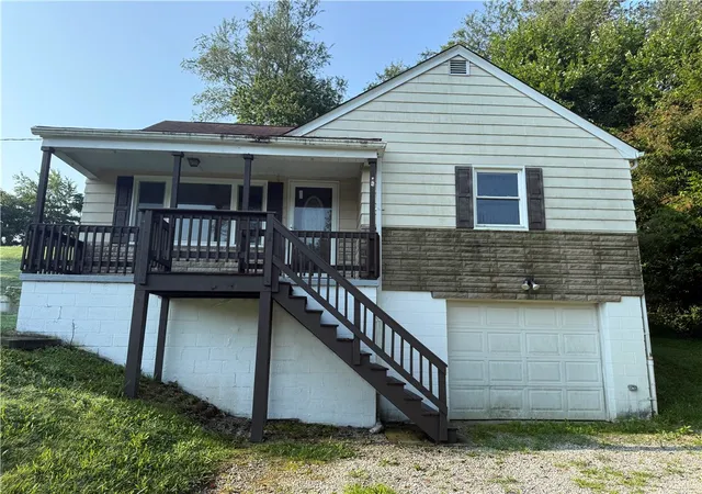 Photo 2 of Single family home for sale at 29 Devil's Den Rd, Burgettstown Boro, PA 15021 | MLS# 1770089 | Listing updated on 2026-08-26