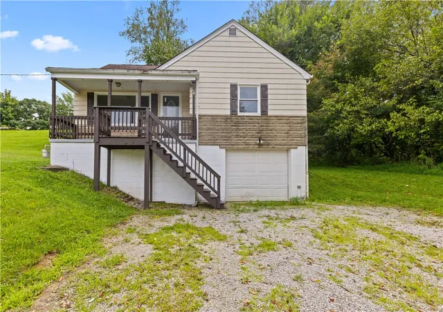 Photo 4 of Single family home for sale at 29 Devil's Den Rd, Burgettstown Boro, PA 15021 | MLS# 1770089 | Listing updated on 2026-08-26