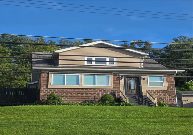 Photo 2 of Single family home for sale at 634 Friday Rd, Shaler, PA 15209 | MLS# 1770325 | Listing updated on 2026-08-24