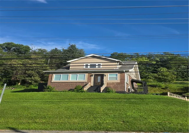 Photo 5 of Single family home for sale at 634 Friday Rd, Shaler, PA 15209 | MLS# 1770325 | Listing updated on 2026-08-24