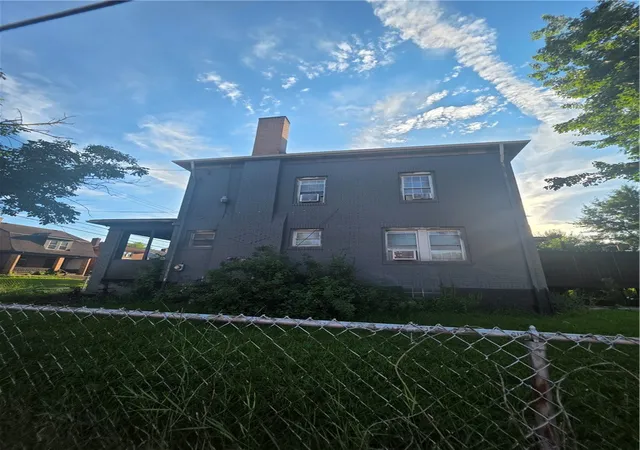 Photo 3 of Single family home for sale at 1200 Superior Ave, Marshall Shadeland, PA 15212 | MLS# 1769504 | Listing updated on 2026-08-24