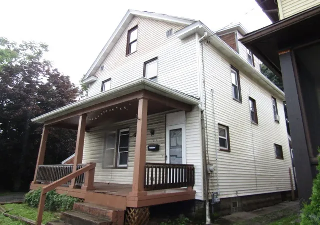 Photo 2 of Single family home for sale at 117 Ridge Ave, City Of But Sw, PA 16001 | MLS# 1770287 | Listing updated on 2026-08-18