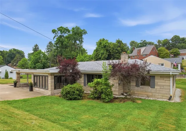 Photo 2 of Single family home for sale at 4930 Gardenville Rd, Baldwin Boro, PA 15236 | MLS# 1770415 | Listing updated on 2026-08-23