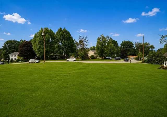Photo 3 of Single family home for sale at 128 Lansdowne Dr, Moon/crescent Twp, PA 15108 | MLS# 1770419 | Listing updated on 2026-08-18