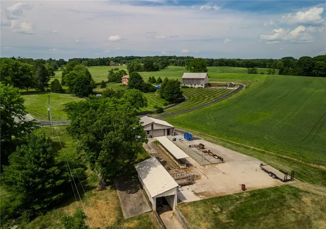 Photo 4 of House for sale at 440 Owl Holw Rd, Ligonier Twp, PA 15658 | MLS# 1770393 | Listing updated on 2026-08-19