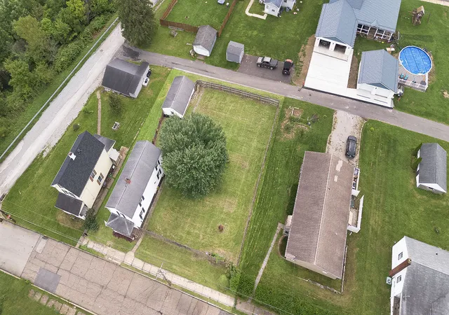 Photo 3 of Single family home for sale at 722 Giffin Ave, Canonsburg, PA 15317 | MLS# 1770452 | Listing updated on 2026-08-19