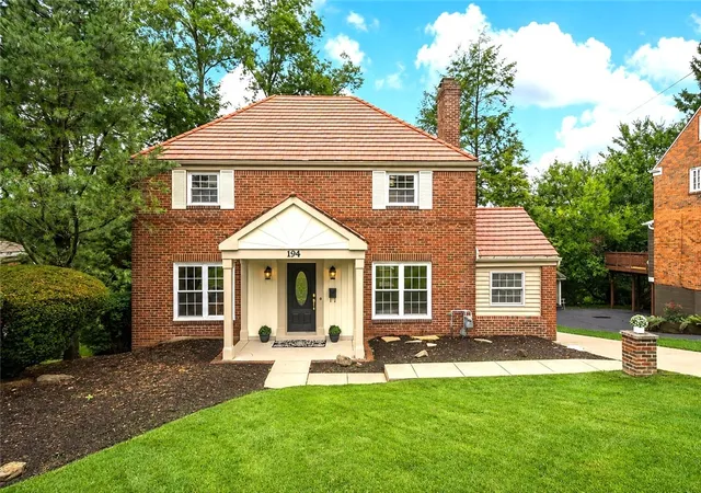 Photo 1 of Single family home for sale at 194 Parkridge Ln, Mt Lebanon, PA 15228 | MLS# 1770449 | Listing updated on 2026-08-30