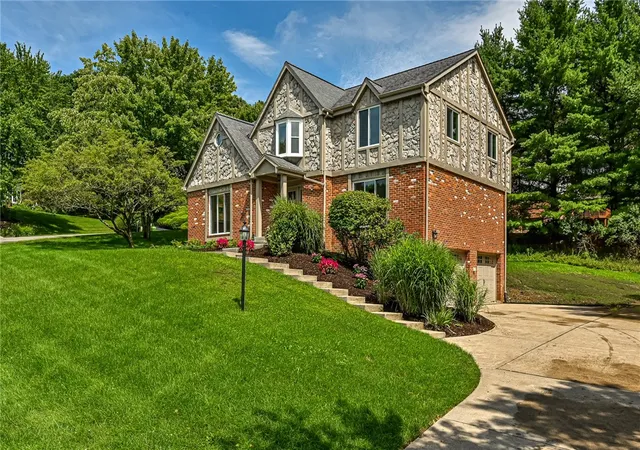 Photo 1 of Single family home for sale at 10022 Oakridge Dr, Mc Candless, PA 15090 | MLS# 1770280 | Listing updated on 2026-08-30