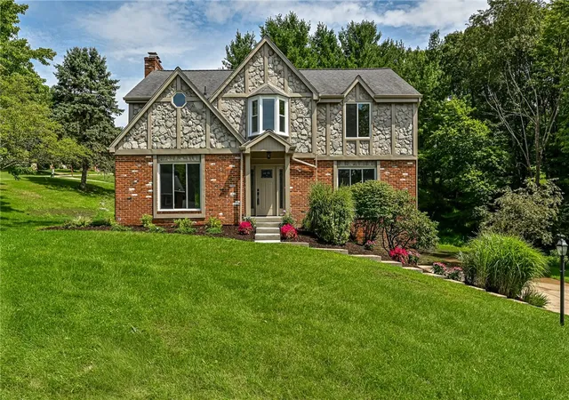 Photo 2 of Single family home for sale at 10022 Oakridge Dr, Mc Candless, PA 15090 | MLS# 1770280 | Listing updated on 2026-08-30