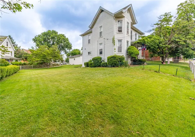 Photo 3 of Single family home for sale at 641 W Newton St, City Of Greensburg, PA 15601 | MLS# 1770435 | Listing updated on 2026-08-19