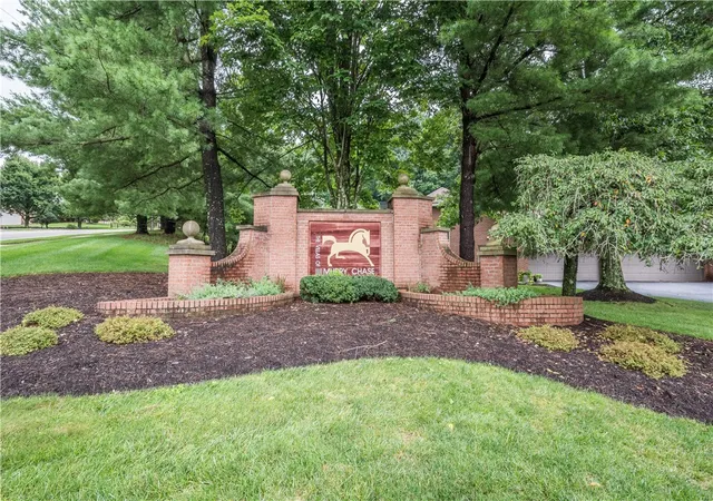 Photo 2 of Sale Pending at 1250 Murry Chase Ln, Murrysville, PA 15668 | MLS# 1770259 | Listing updated on 2026-08-24
