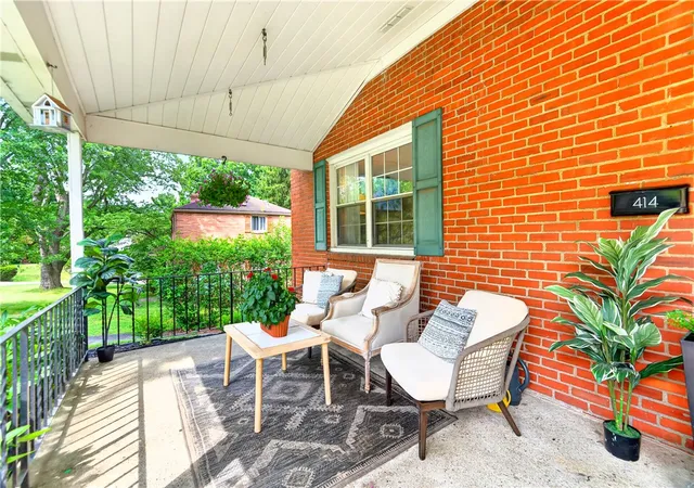 Photo 2 of Single family home for sale at 414 Gardner Pl, Ross Twp, PA 15237 | MLS# 1770352 | Listing updated on 2026-08-26