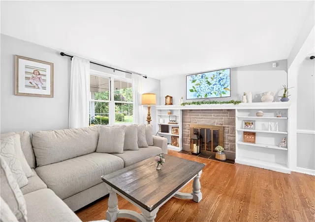 Photo 4 of Single family home for sale at 414 Gardner Pl, Ross Twp, PA 15237 | MLS# 1770352 | Listing updated on 2026-08-26
