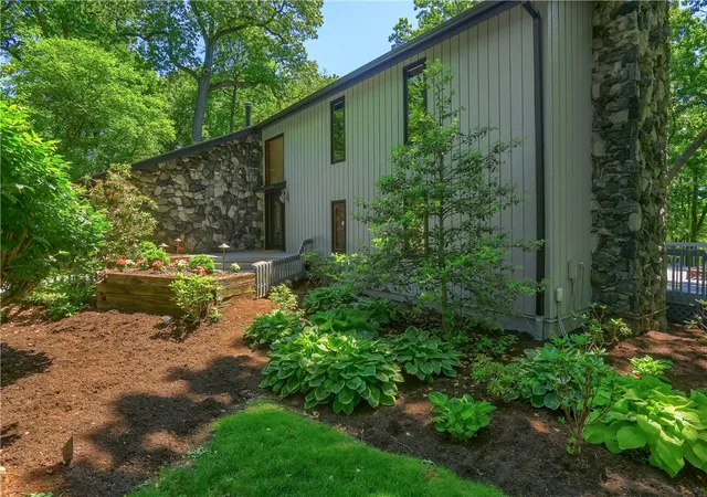Photo 2 of Single family home for sale at 113 Buckingham Trl, Cranberry Twp, PA 16066 | MLS# 1770516 | Listing updated on 2026-09-28
