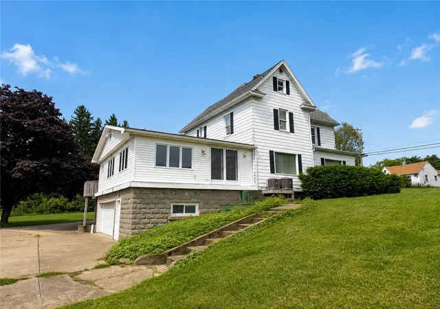 Photo 2 of Single family home for sale at 180 Freeport Rd, Summit Twp, PA 16002 | MLS# 1770501 | Listing updated on 2026-08-19