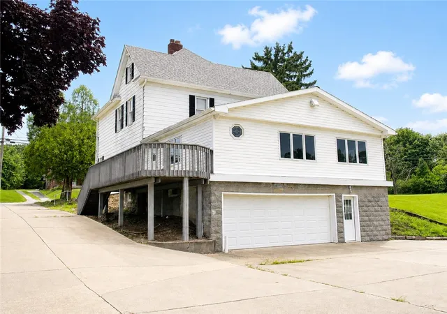 Photo 3 of Single family home for sale at 180 Freeport Rd, Summit Twp, PA 16002 | MLS# 1770501 | Listing updated on 2026-08-19