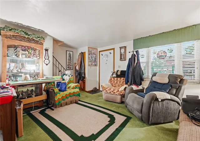 Listing Photo 4 - Condo for sale in building located at 522-524 Ctr Ave, Verona, PA 15147